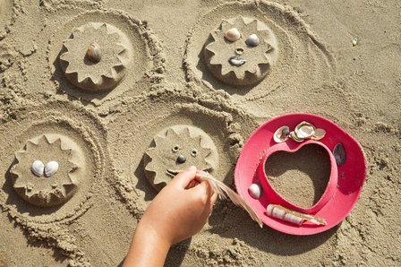 Strandvormpjes Sunny love - roze hartje &amp; gele zon -Quut