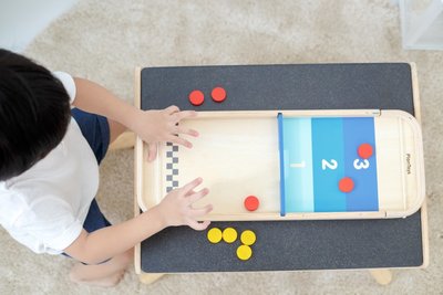 2 in 1 Sjoelbak - Plan Toys