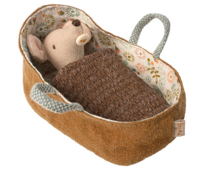 Baby muis in draagmand - Maileg