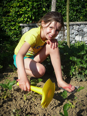 4 in 1 strandspeeltgoed - Triplet Cherry - Quut